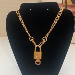 ❌SOLD #3️⃣0️⃣0️⃣🔐💕LV Lock and Key 🔐💕w/23.5”choker❌SOLD